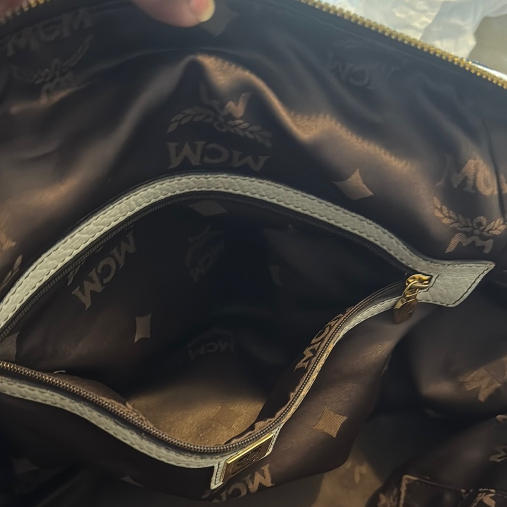 MCM Authentic Elegant Cream Handbag - Picture 13 of 16